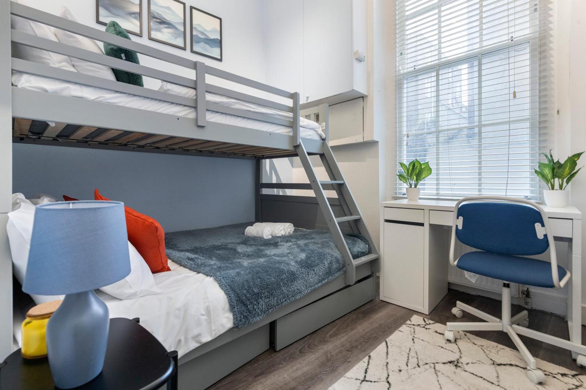 Notting Hill Retreat 2 Bedroom Лондон