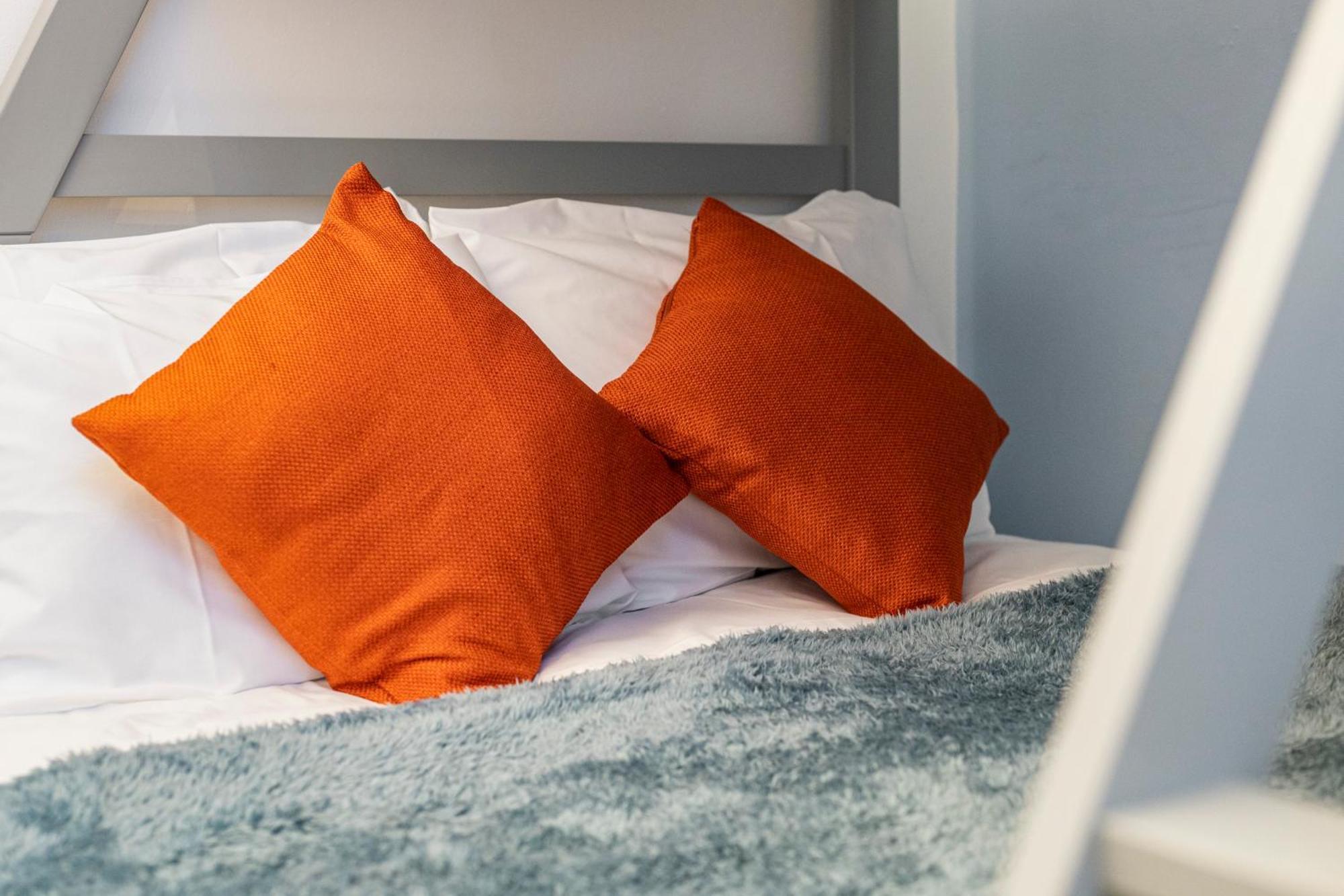 Notting Hill Retreat 2 Bedroom Лондон